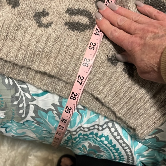 Easel Tan Leopard Print Sweater Size Large - Picture 8 of 9